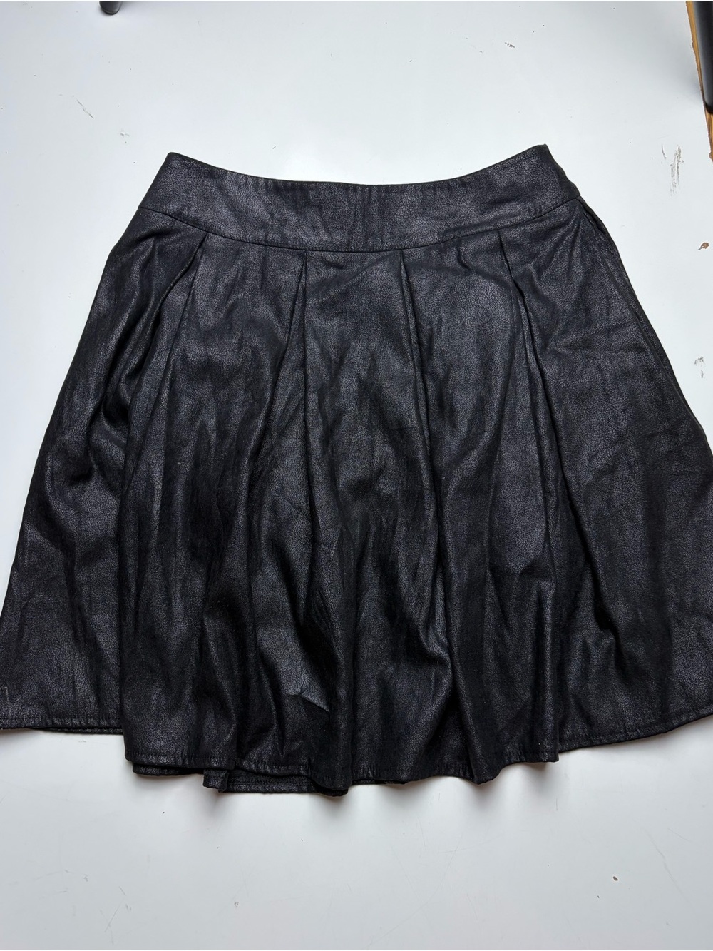 RED Saks Fifth Avenue black pleated skirt sz S